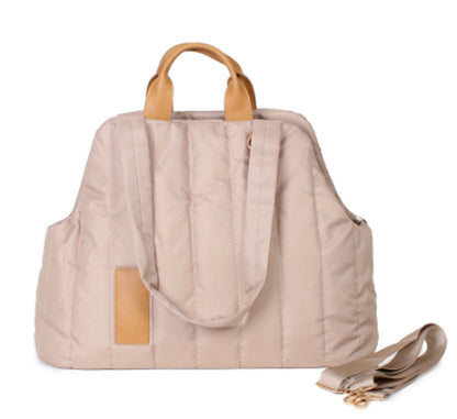 Stylish and Lightweight Waterproof Pet Carrier Bag for Dogs and Cats - Perfect for On-the-Go Pet Lovers!