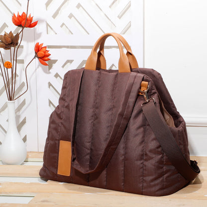 Stylish and Lightweight Waterproof Pet Carrier Bag for Dogs and Cats - Perfect for On-the-Go Pet Lovers!