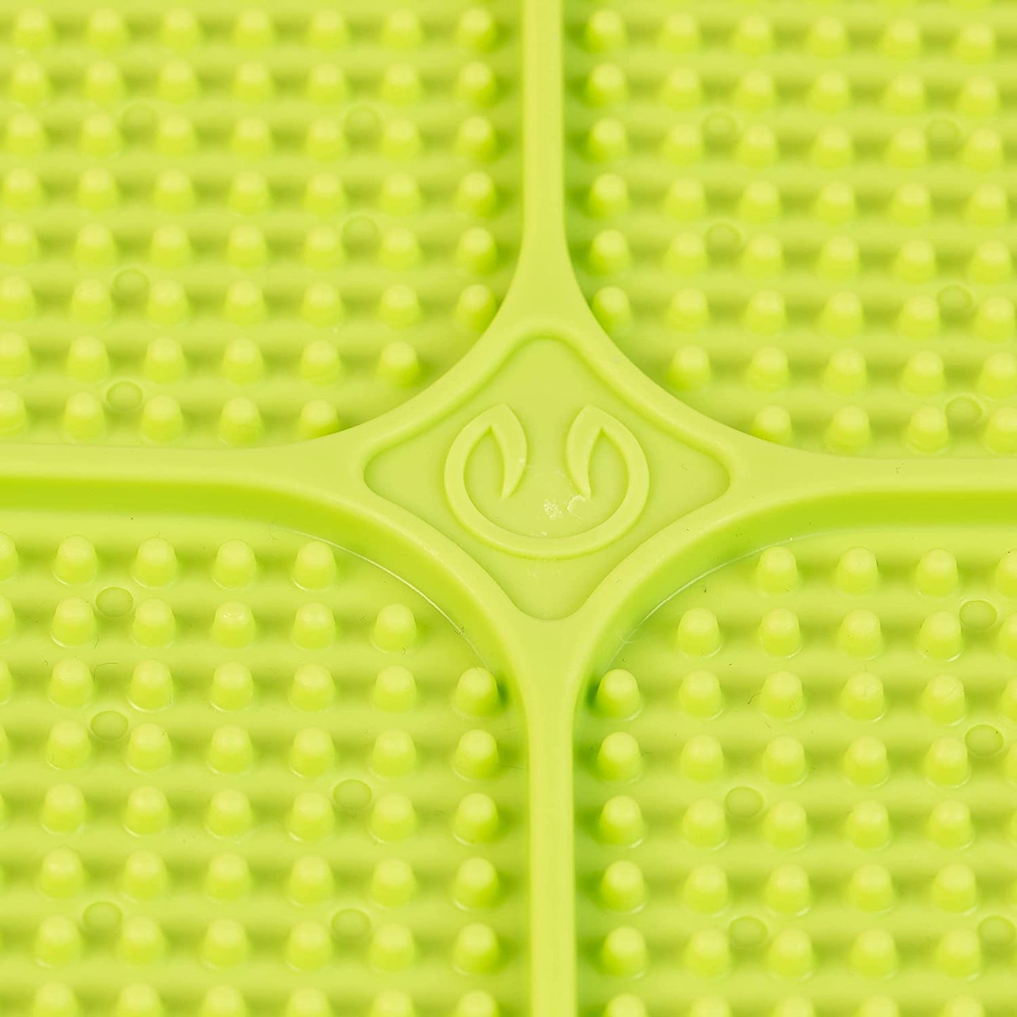 IQ Treat Spread Dog Peanut Butter & IQ Treat Mat Dog Lick Mat (100% Natural-Xylitol Free Peanut Butter for Dogs & IQ Treat Mat Dog Lick Mat for Dogs) Dog Treats, Dog Snacks & Dog Licking Mat